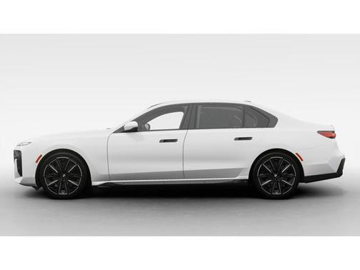 2025 BMW 740 i