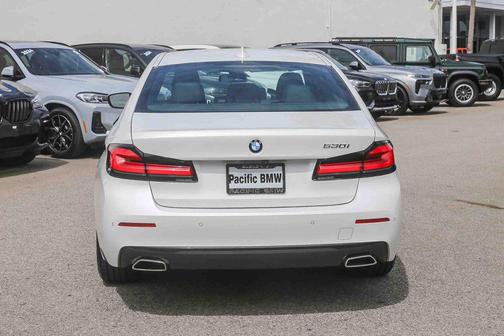 Mineral White Metallic 2023 BMW 530 i