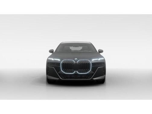 2025 BMW 750e i xDrive