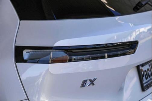 2025 BMW iX xDrive50