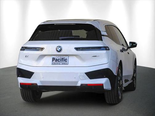 2025 BMW iX xDrive50