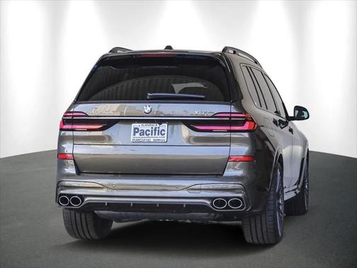 2025 BMW X7 ALPINA XB7