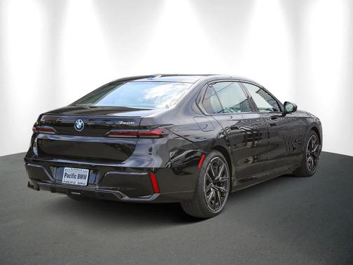 2025 BMW 750e i xDrive