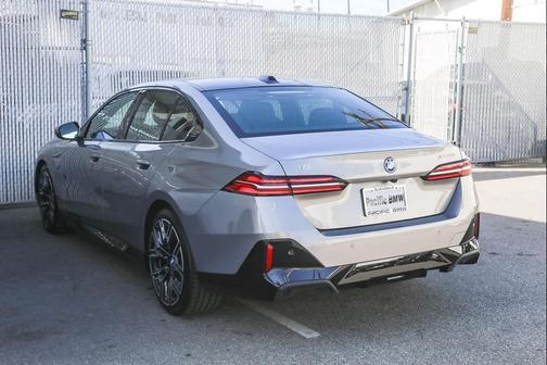 2025 BMW i5 xDrive40