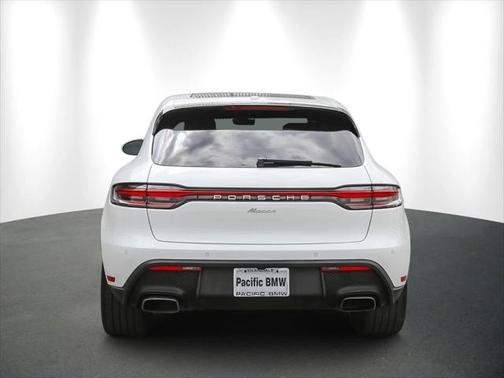 2023 Porsche Macan Base