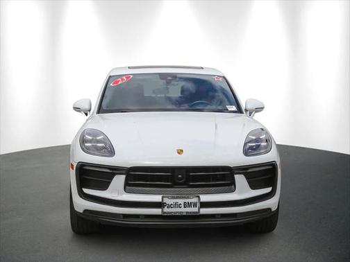 2023 Porsche Macan Base