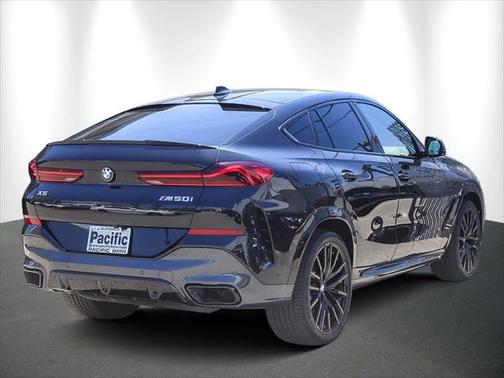 2022 BMW X6 M50i