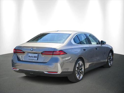 2024 BMW 530 i