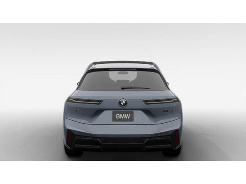 2026 BMW iX M70