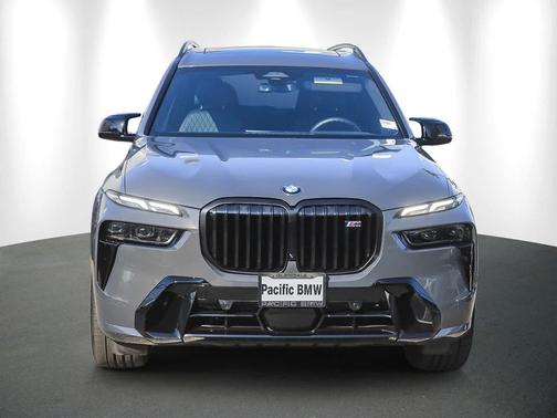 2025 BMW X7 M60i