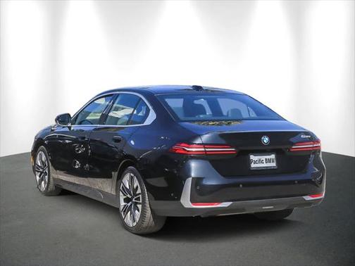 2025 BMW 530 i
