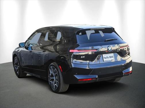 2025 BMW iX xDrive50
