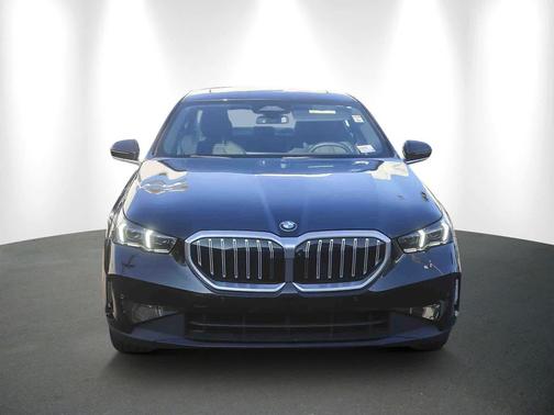 2025 BMW 530 530i