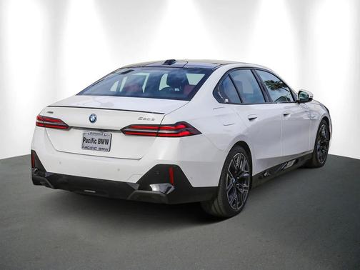 2026 BMW 550e xDrive