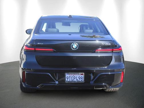 2025 BMW 750e i xDrive