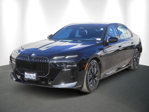 2025 BMW 750e i xDrive