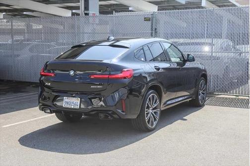 2025 BMW X4 xDrive30i