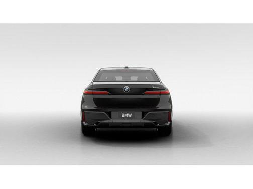 Black Sapphire Metallic 2026 BMW 740 740i