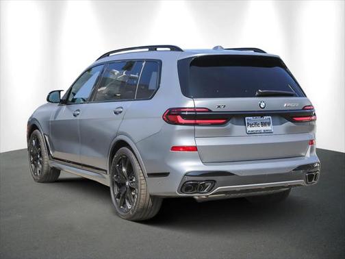2026 BMW X7 M60i