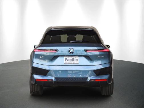 2025 BMW iX xDrive50