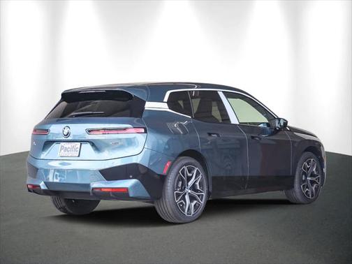 2025 BMW iX xDrive50