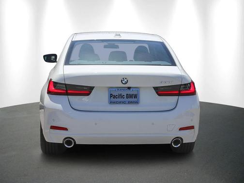 2025 BMW 330 i