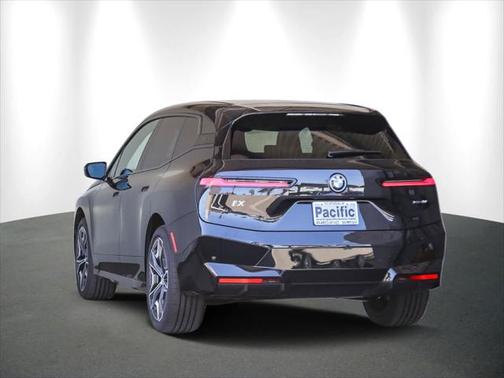 2025 BMW iX xDrive50