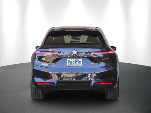 2025 BMW iX xDrive50