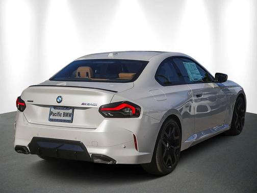 2025 BMW M240 i xDrive