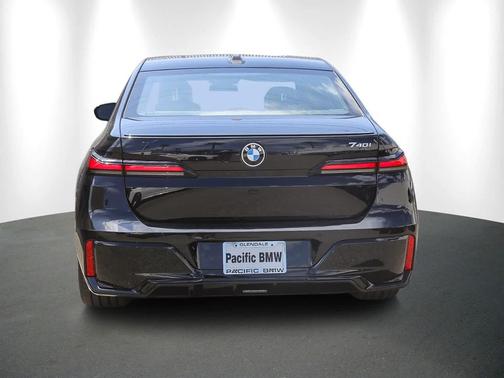 2026 BMW 740 i