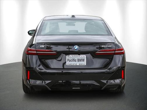 2025 BMW i5 eDrive40