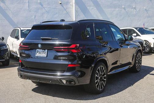 Black Sapphire Metallic 2026 BMW X5 PHEV xDrive50e