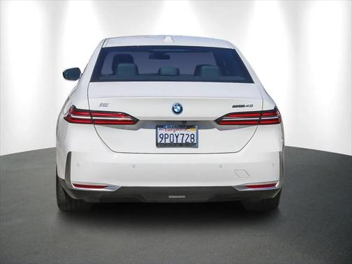 2025 BMW i5 eDrive40