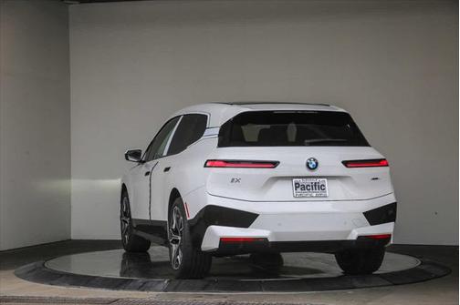 2025 BMW iX xDrive50