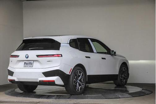 2025 BMW iX xDrive50