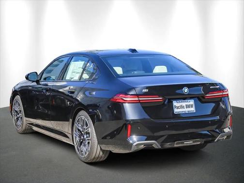 2025 BMW i5 eDrive40