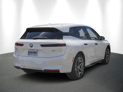 2026 BMW iX xDrive45