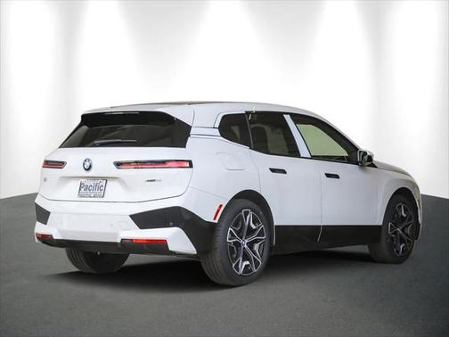 2025 BMW iX xDrive50