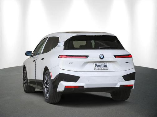 2025 BMW iX xDrive50