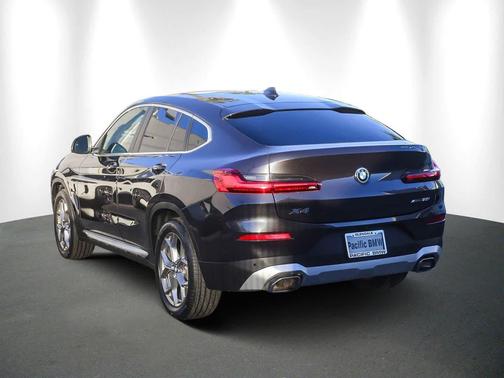 2023 BMW X4 xDrive30i