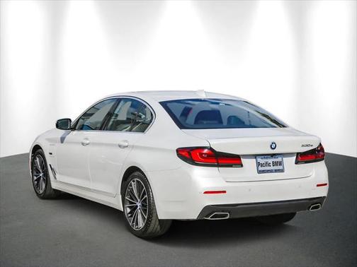 2022 BMW 530e Base