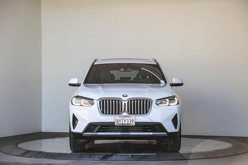 Photo 2 of 28 of 2022 BMW X3 sDrive30i
