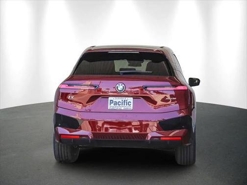 2025 BMW iX xDrive50