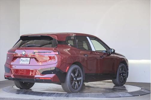 2025 BMW iX xDrive50