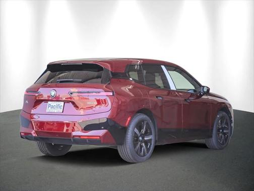 2025 BMW iX xDrive50