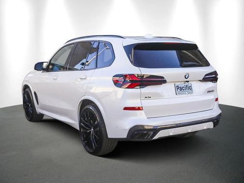 2025 BMW X5 M60i