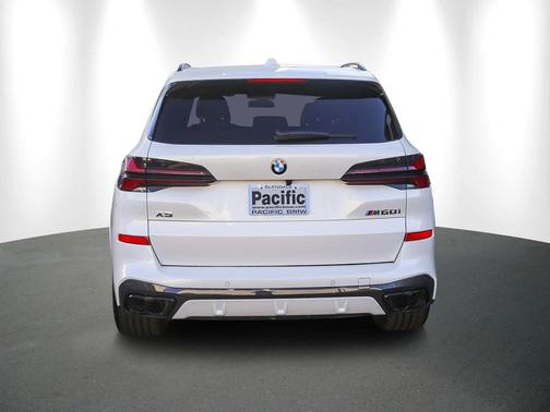 2025 BMW X5 M60i
