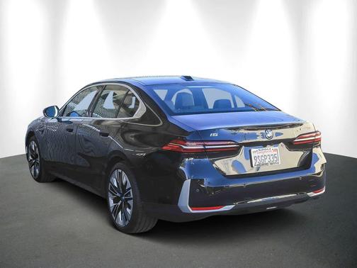 2025 BMW i5 eDrive40