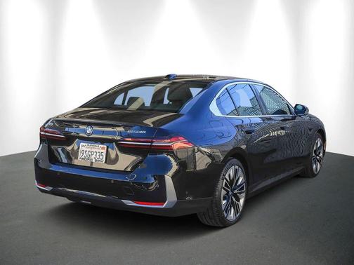 2025 BMW i5 eDrive40