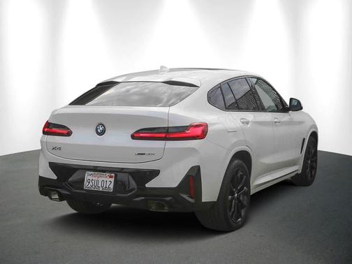 2025 BMW X4 xDrive30i